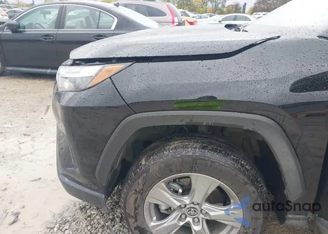 2025 Toyota Rav4 Xle z USA, uszkodzony, nr VIN 2T3P1RFV2SW563682